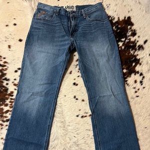 Ariat M4